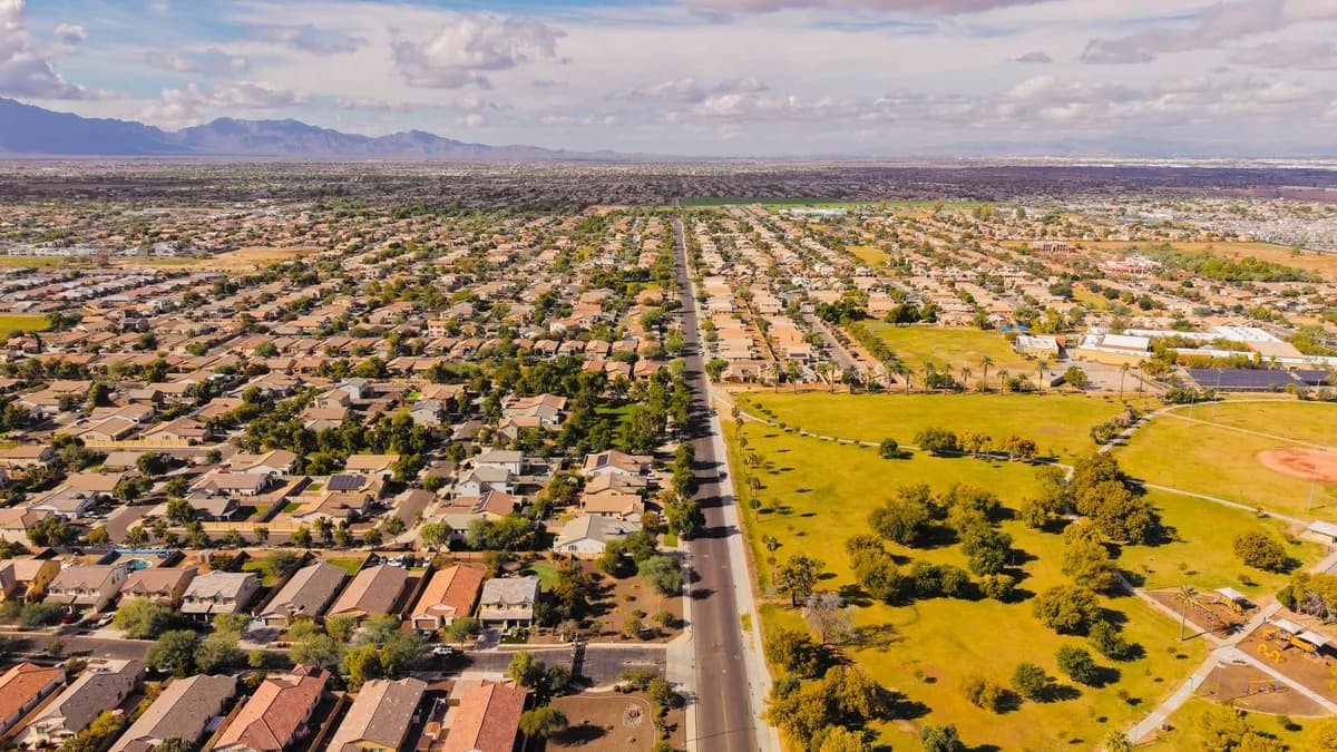 Las Vegas vs. Phoenix: Which City Wins in 2026? — additional context