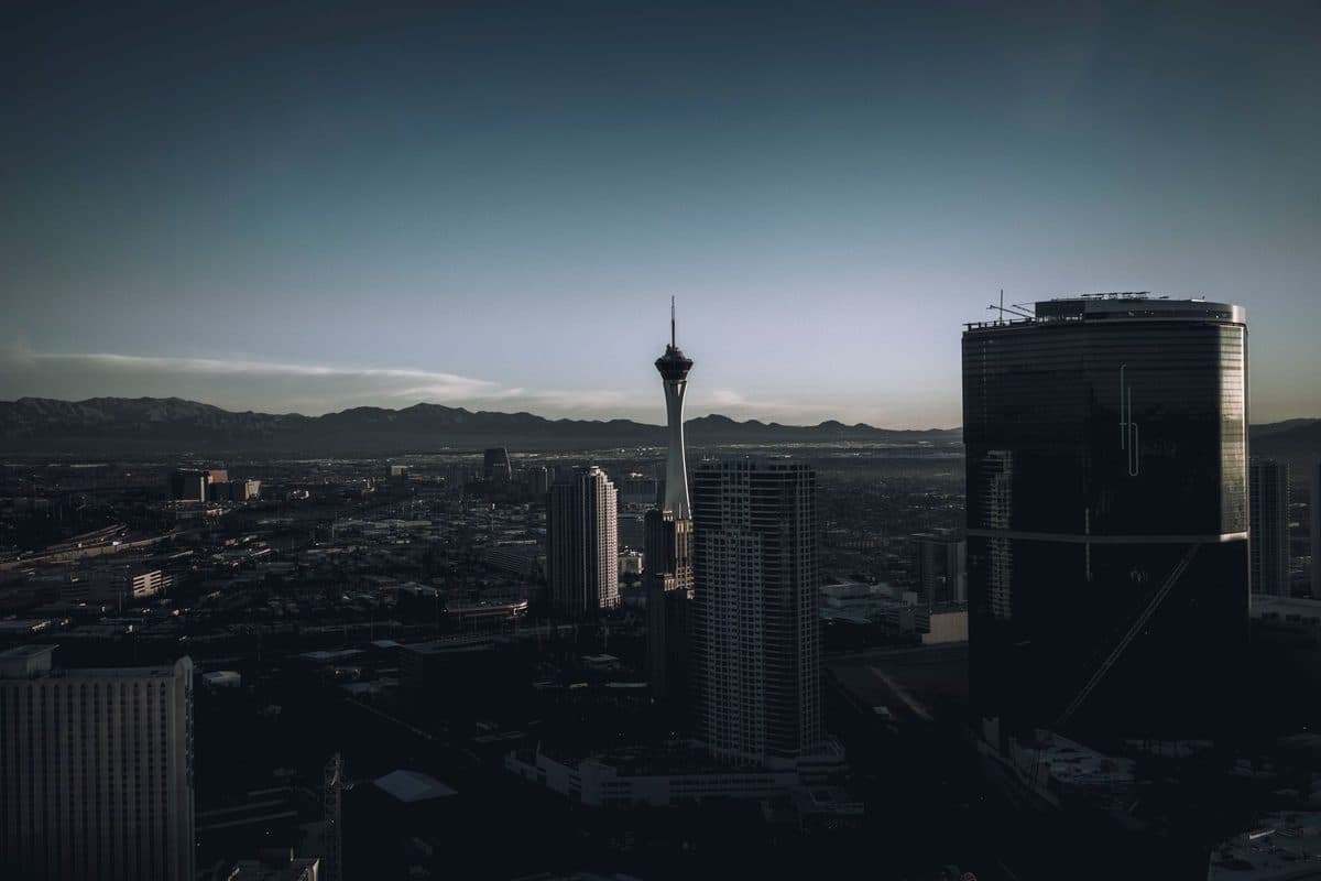 Las Vegas vs. Phoenix: Which City Wins in 2026?